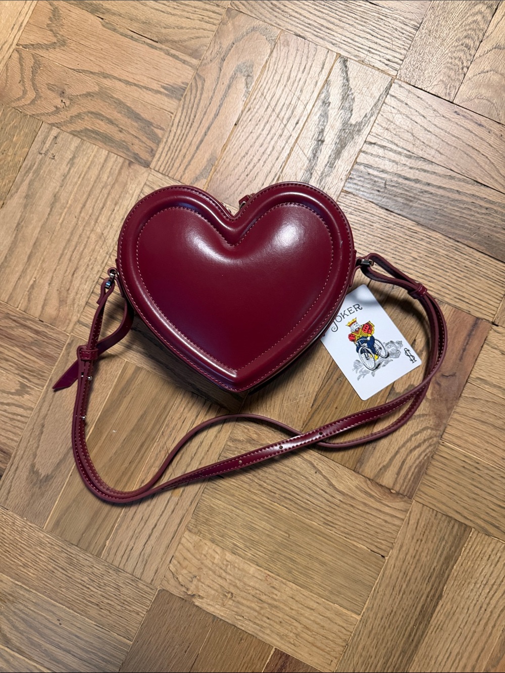 JW PEI Heart Crossbody Bag in Burgundy heart cool funky - Picture 3 of 8